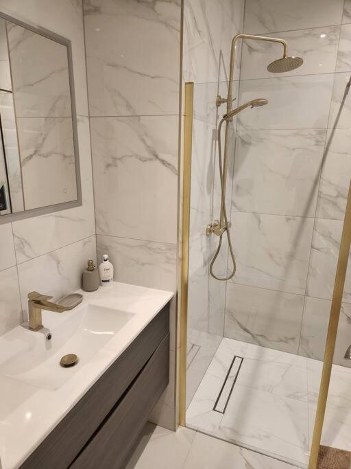 Newly Refurbished 2 Bed Apartment In Paddington 伦敦 外观 照片
