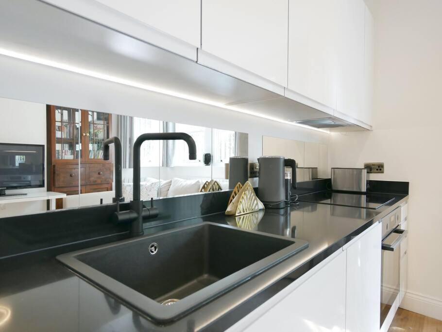 Newly Refurbished 2 Bed Apartment In Paddington 伦敦 外观 照片